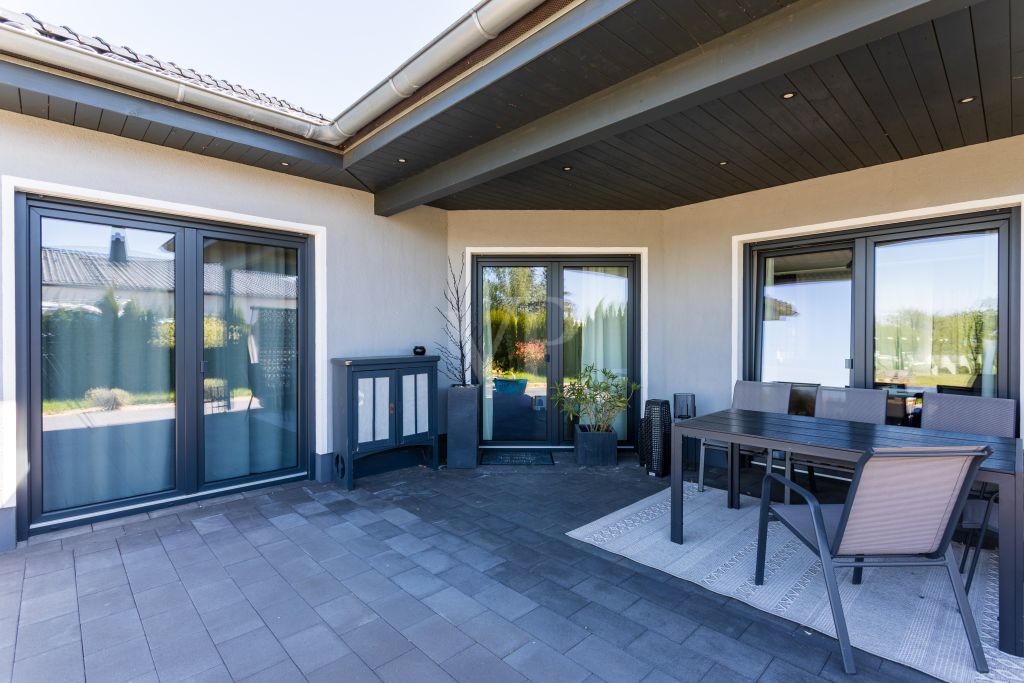 überdachte Terrasse