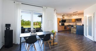 von_poll_real_estate_property_25368008_image_3