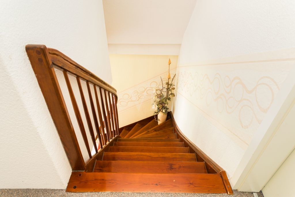 Massive Holztreppe