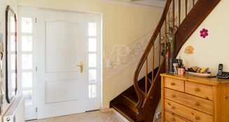 von_poll_real_estate_property_25368005_image_2