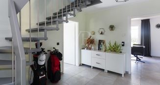 von_poll_real_estate_property_25368007_image_1