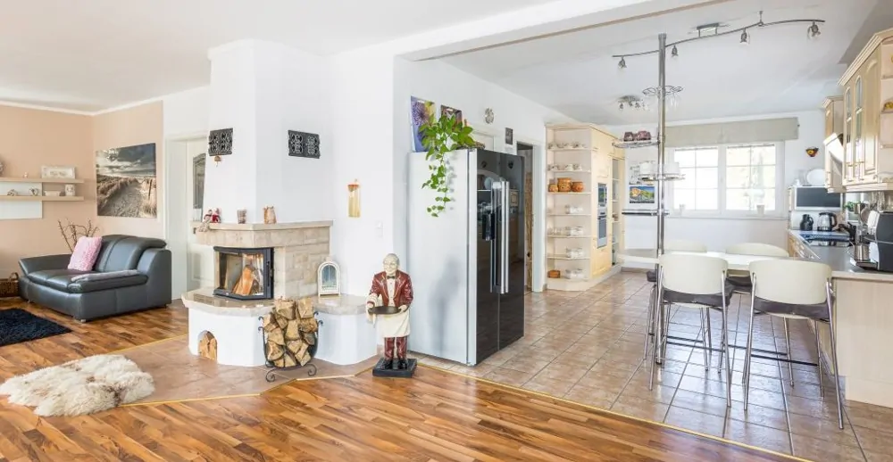 Wohn- Essbereich mit offener Küche