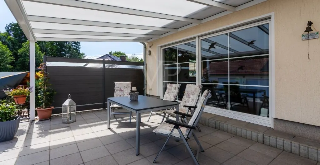 überdachte Terrasse