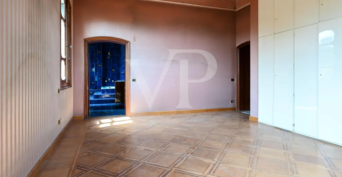 Villla with wonderful park