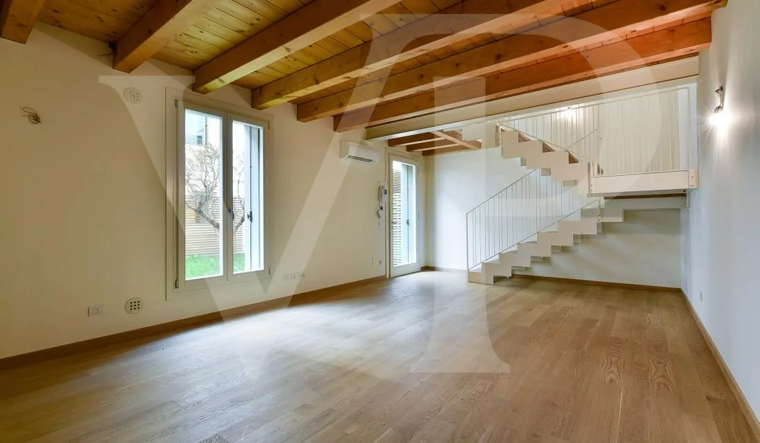 Exclusive Semi-Detached Property with garden and independent access - Historic Center