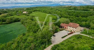 von_poll_real_estate_property_IT233551031_image_0