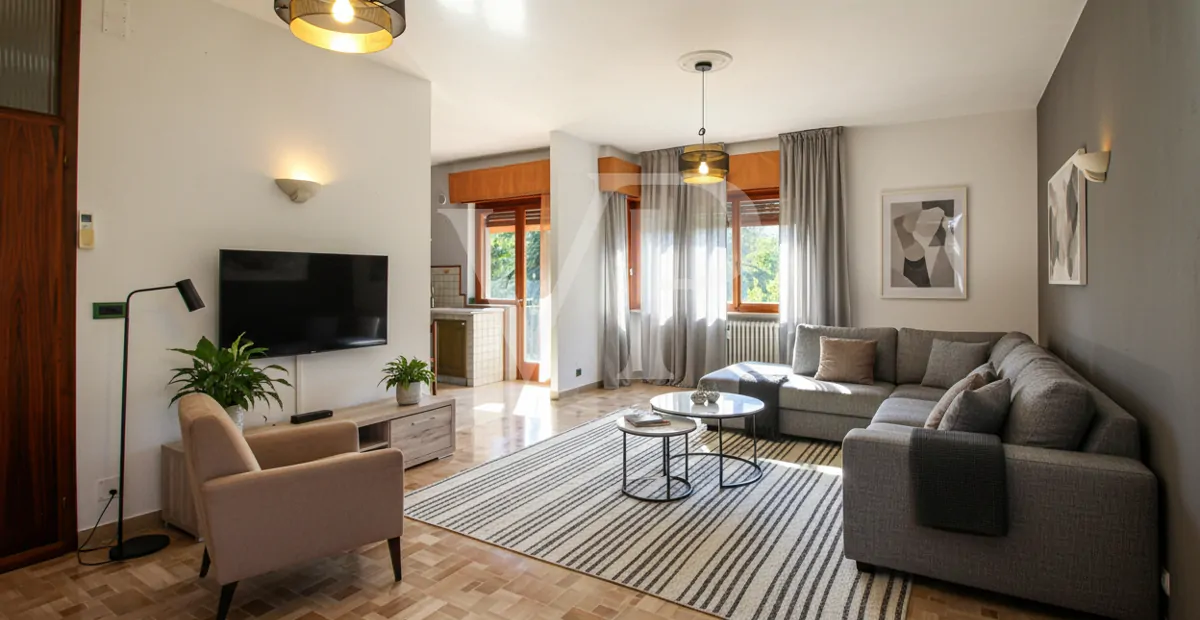 Geräumige und helle Drei-Zimmer-Wohnung mit privatem Garten