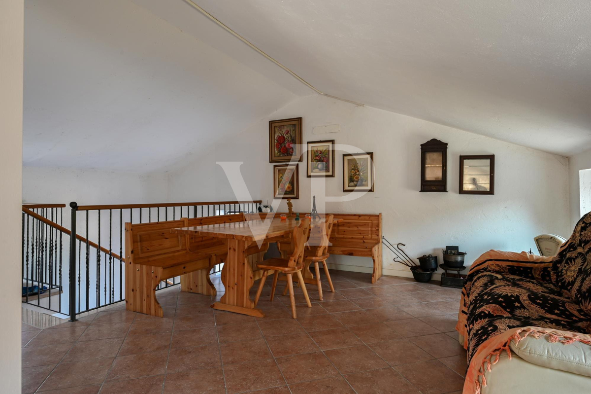 Casa unifamiliar con terraza panorámica centro pueblo