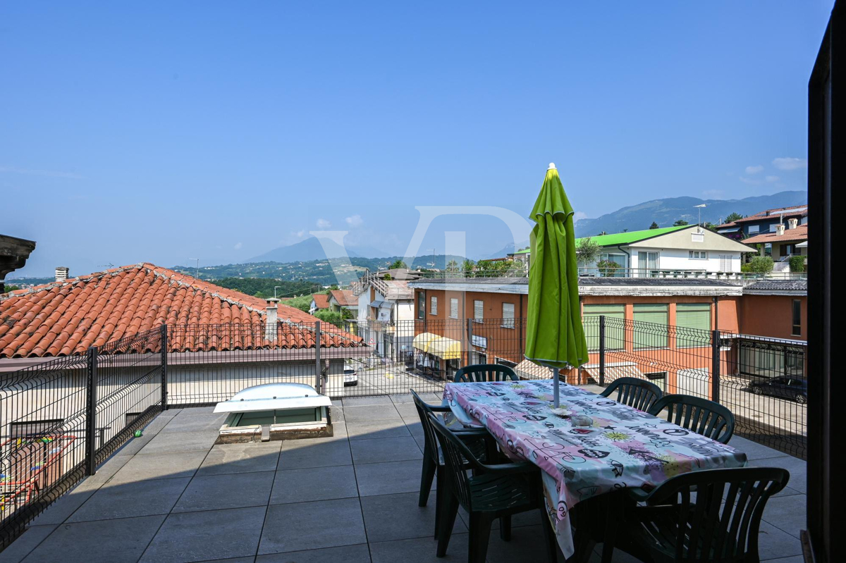 Villetta singola con terrazza panoramica centro paese