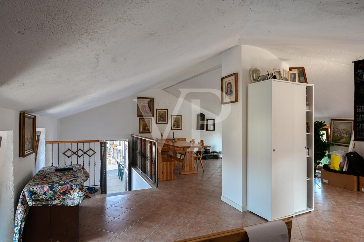 Casa unifamiliar con terraza panorámica centro pueblo