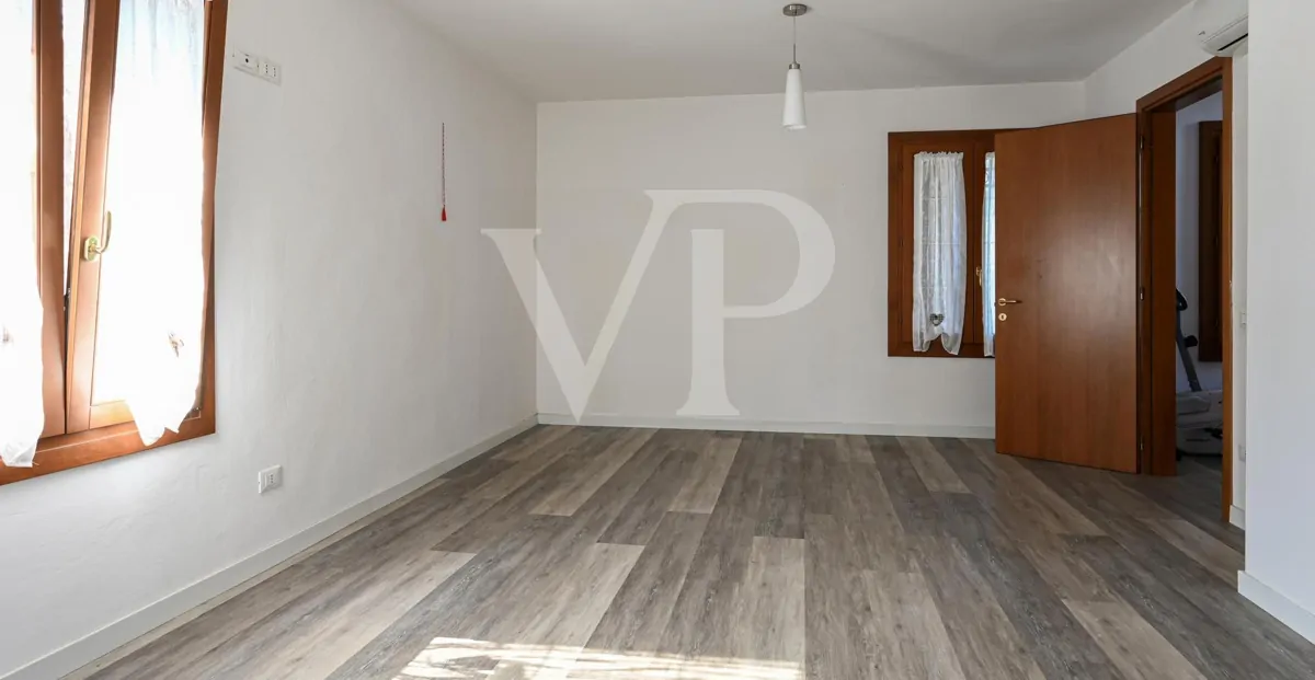 Maison individuelle avec terrasse panoramique centre du village