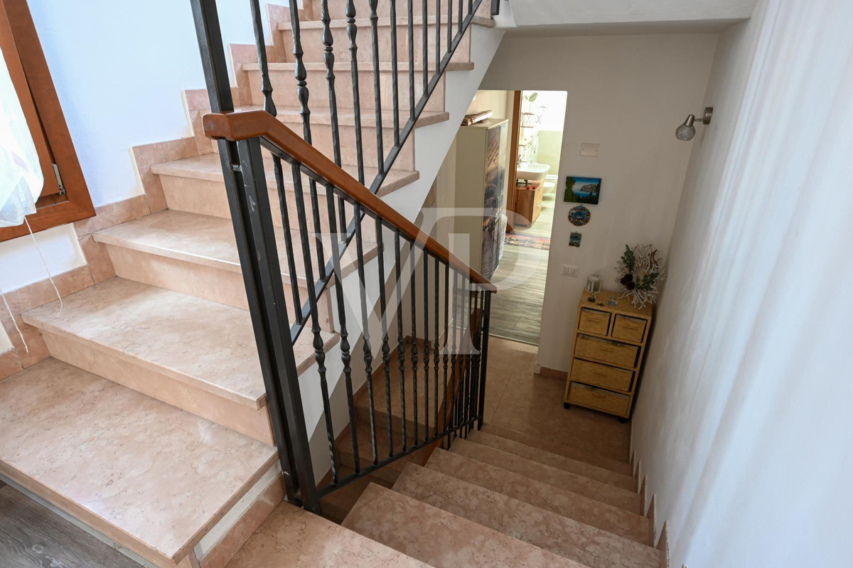 Maison individuelle avec terrasse panoramique centre du village