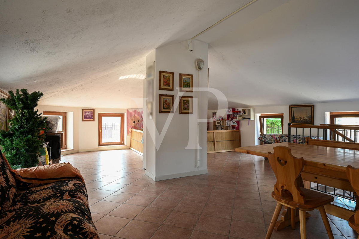 Maison individuelle avec terrasse panoramique centre du village