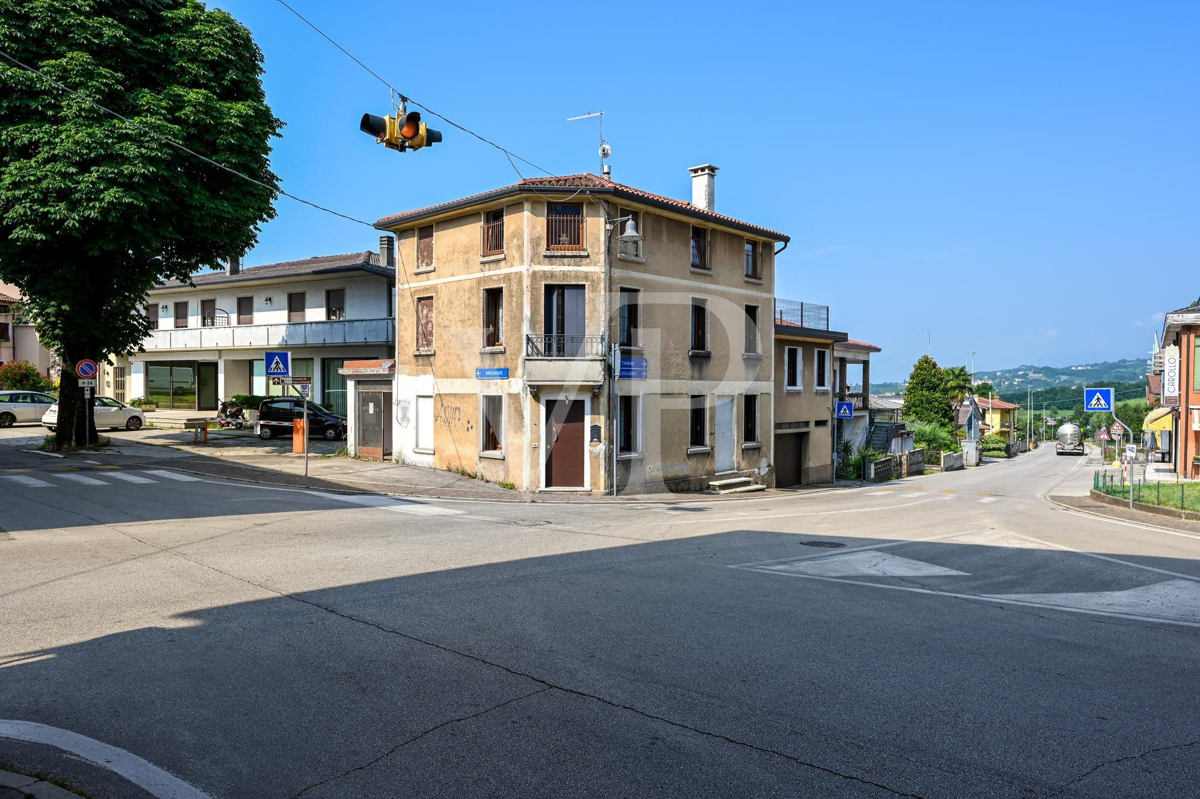 Villetta singola con terrazza panoramica centro paese