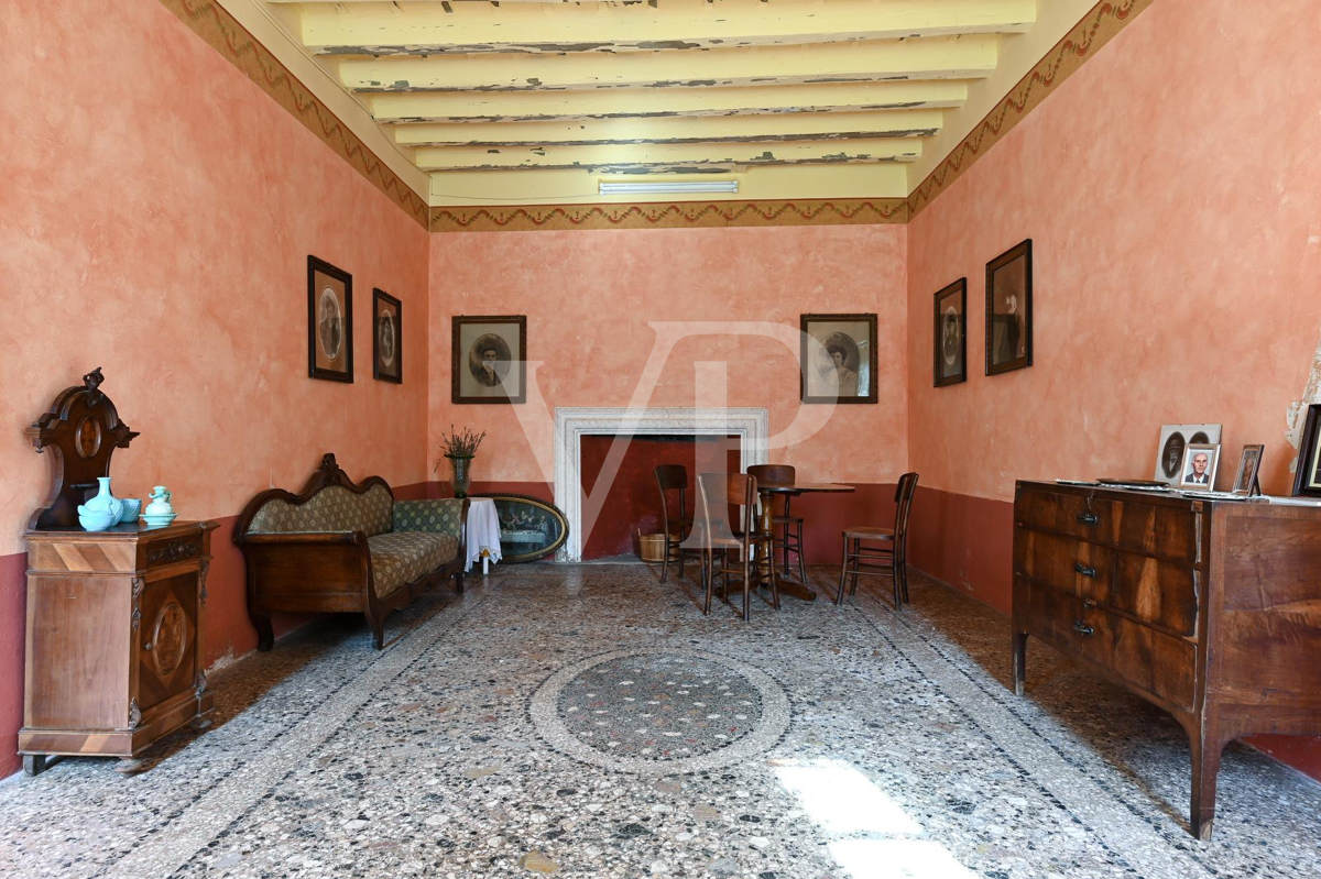 Historic country villa in Montecchio Precalcino