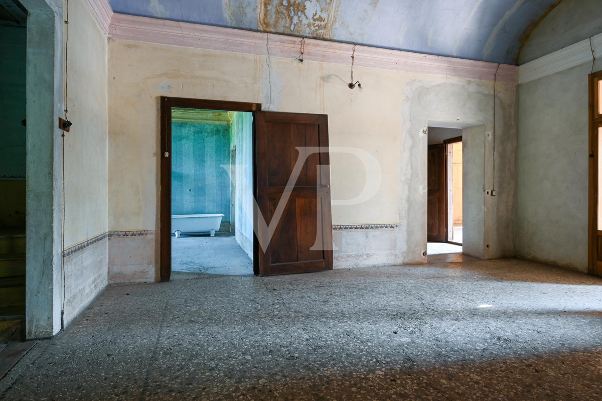 Historic country villa in Montecchio Precalcino