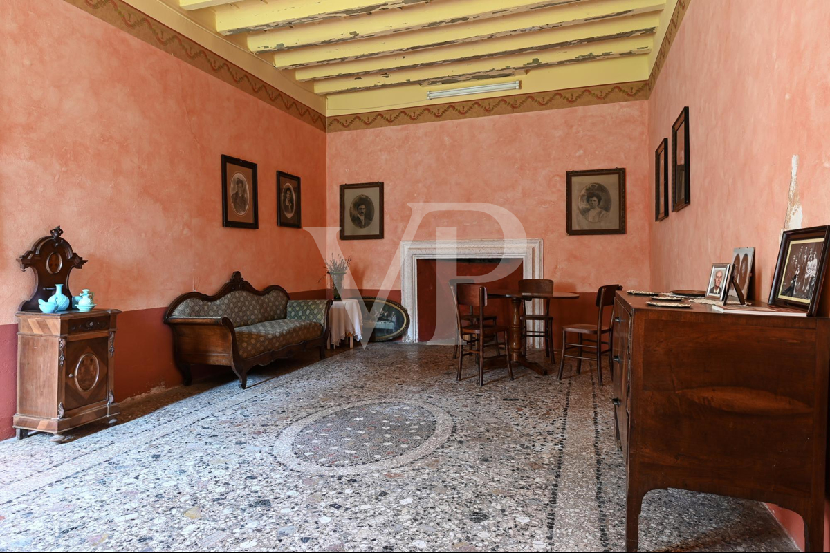 Historic country villa in Montecchio Precalcino