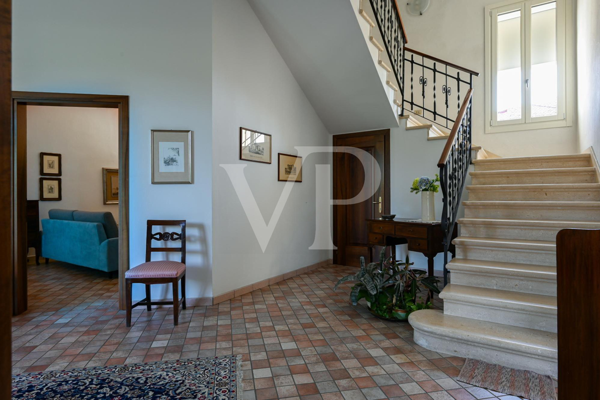 Elegant Art Nouveau villa in the heart of the town of Lonigo