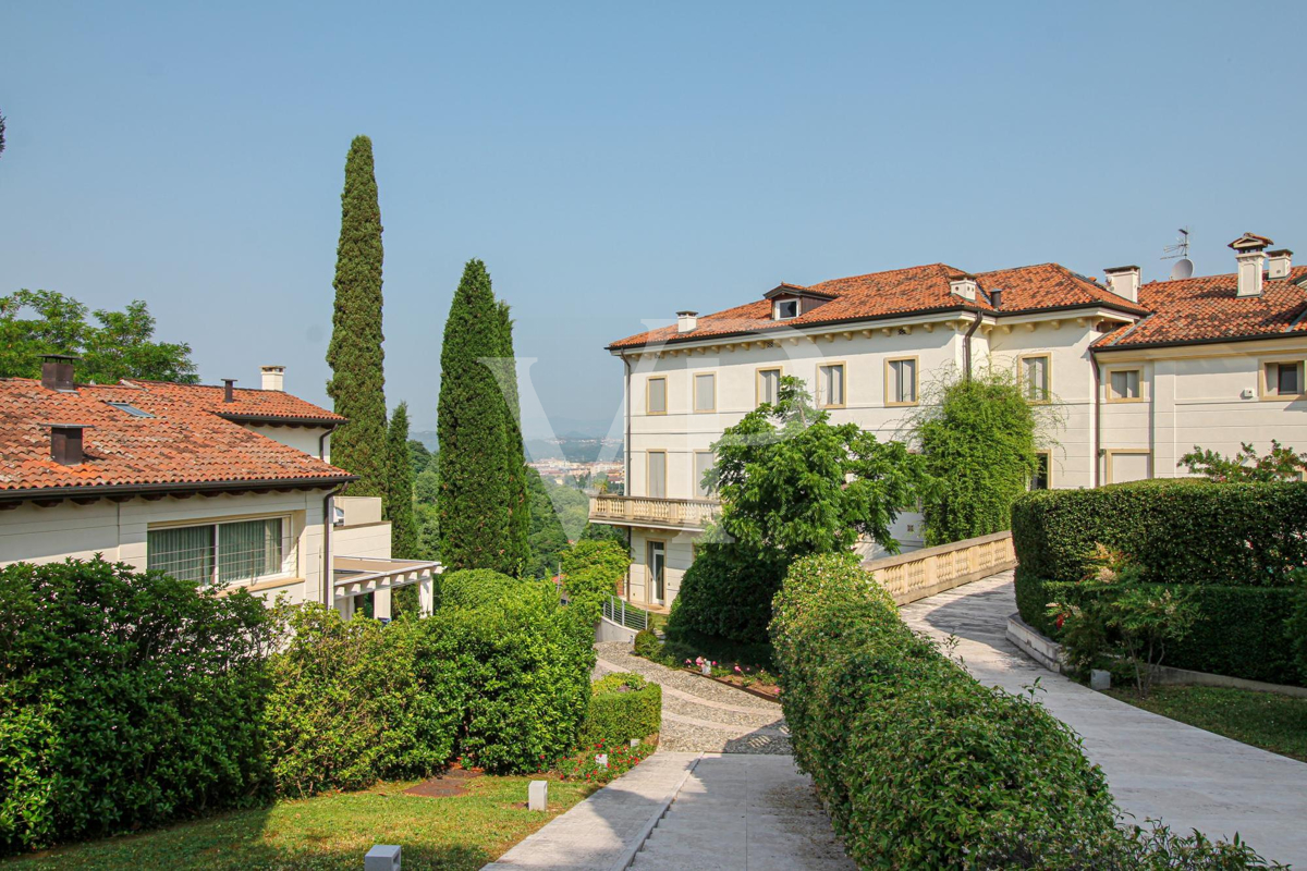 Exklusive möblierte Mini-Wohnung - in der Residenz in Monte Berico
