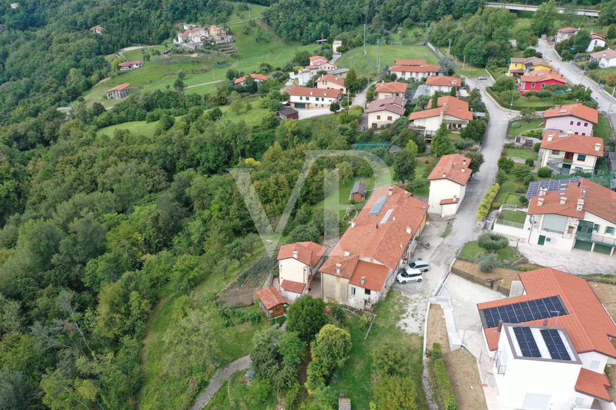 Casale in posizione panoramica sui colli di Marostica