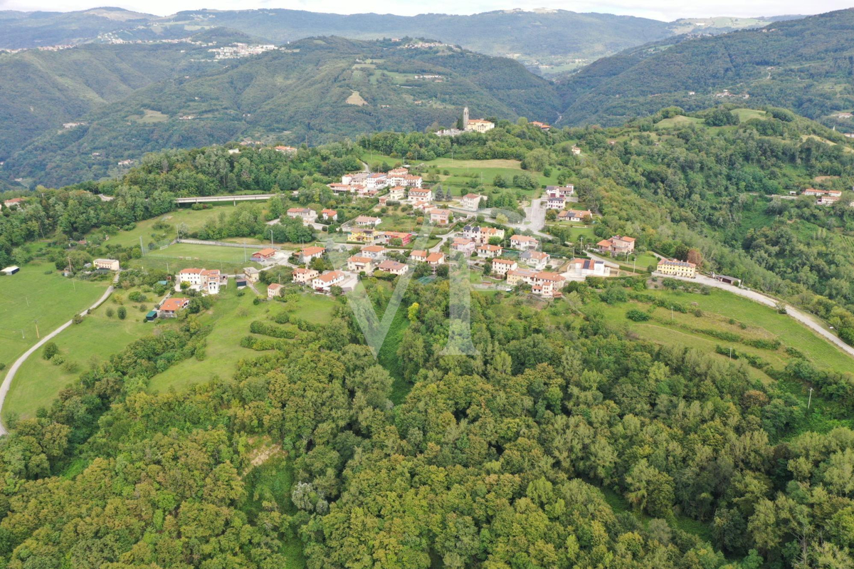 Casale in posizione panoramica sui colli di Marostica