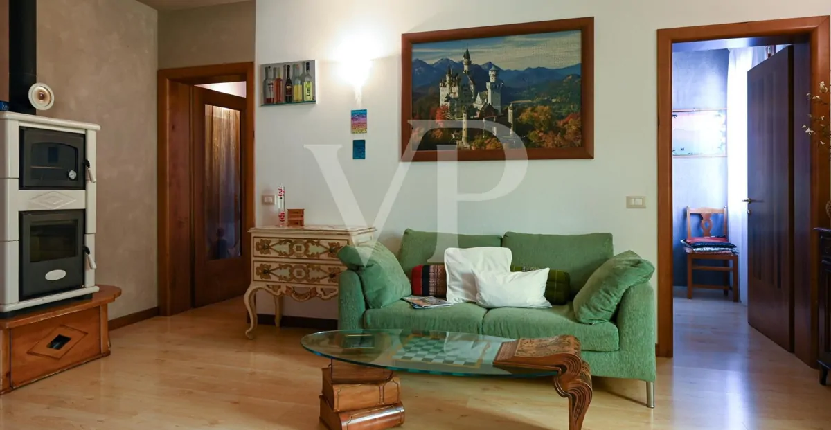 Granja en posición panorámica en las colinas de Marostica