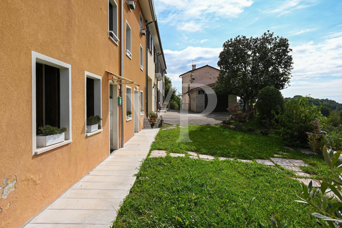 Bauernhaus in Panoramalage in den Hügeln von Marostica