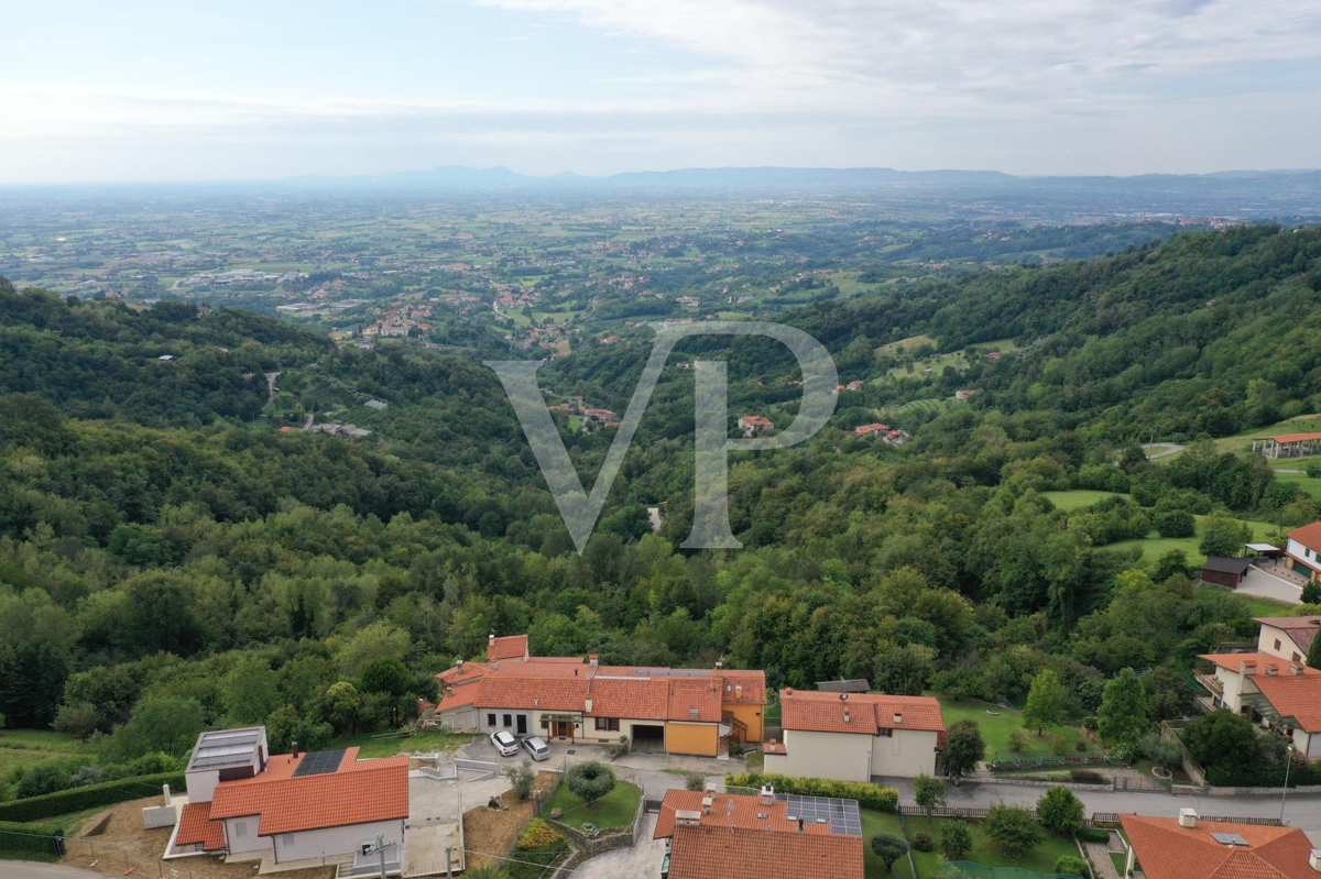 Ferme en position panoramique dans les collines de Marostica