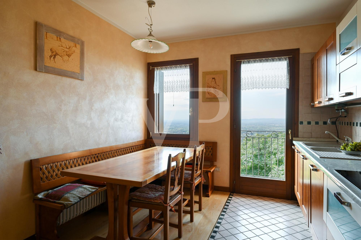 Bauernhaus in Panoramalage in den Hügeln von Marostica