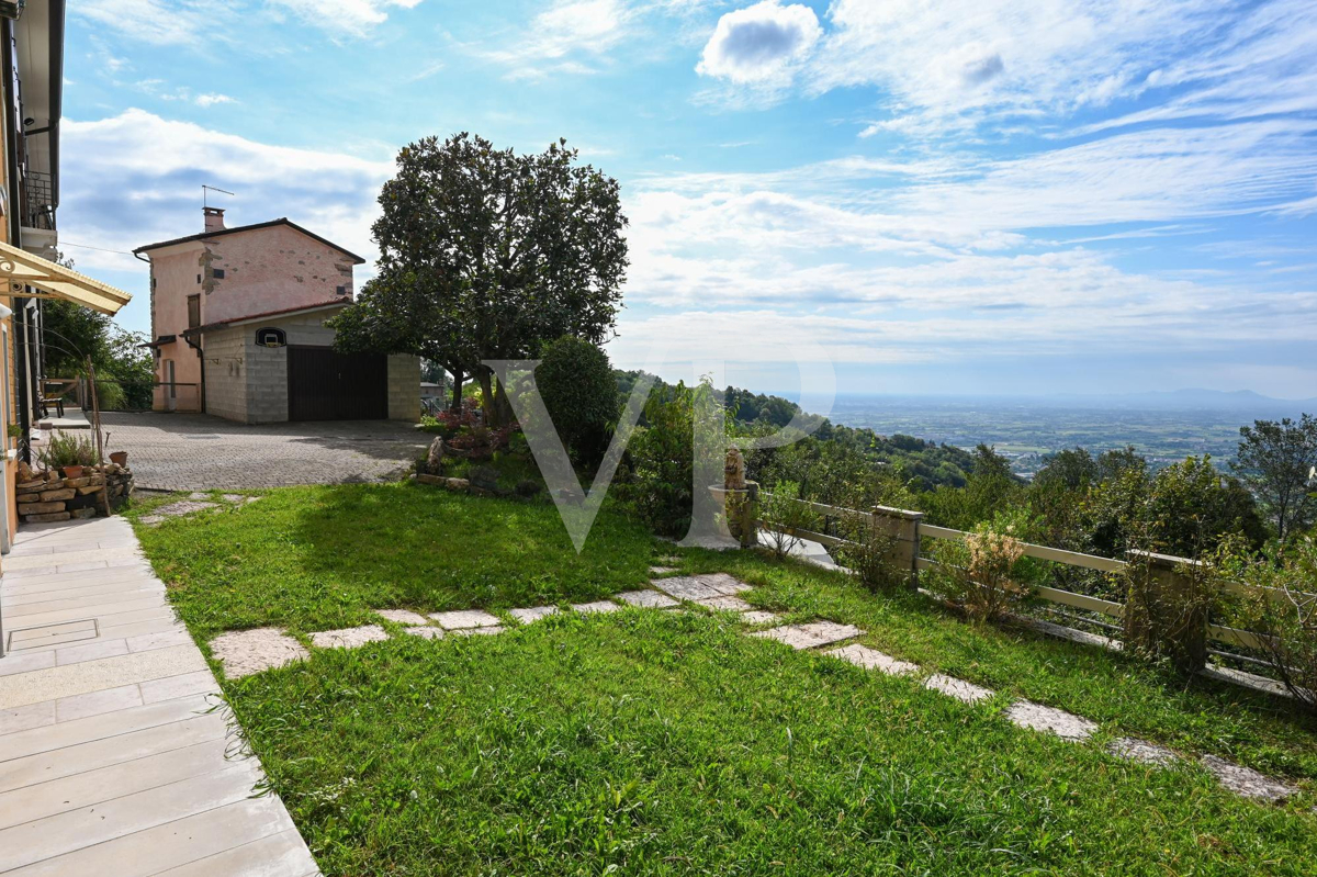 Farmhouse in panoramic position on the hills of Marostica