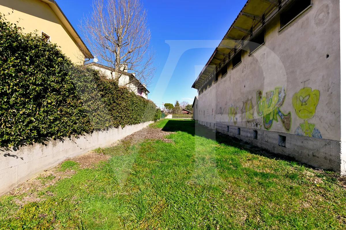 Villa storica con ampio potenziale edificatorio nel cuore di Villaganzerla