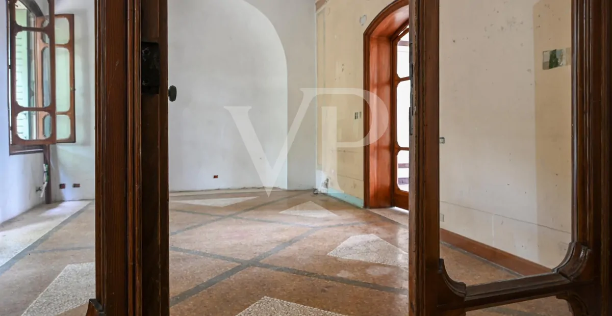 Villa mit wunderschönem Park