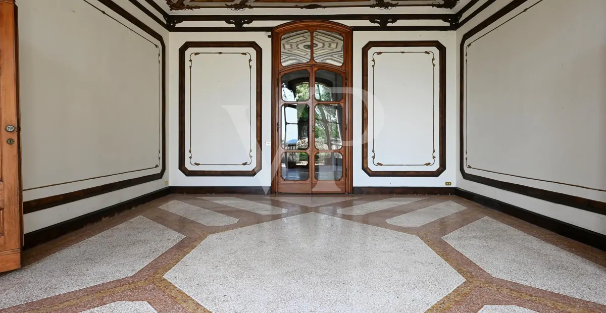 Villa mit wunderschönem Park