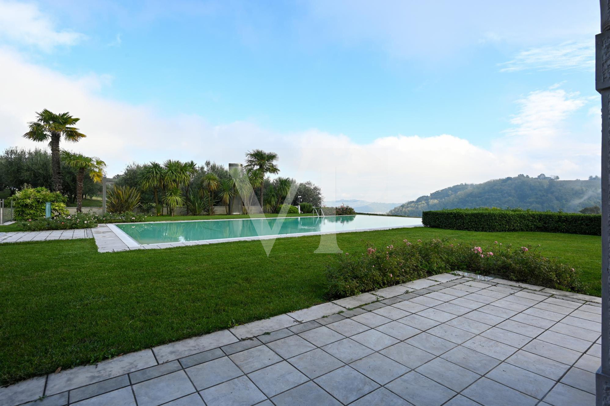 Elegant Single Villa: 
Luxury and Relaxation in the Hills with Private Pool