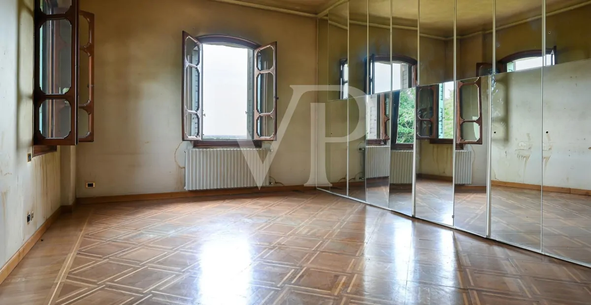 Villa mit wunderschönem Park