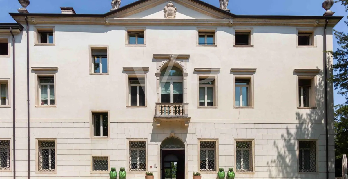 Villa aus dem 18. Jahrhundert - wird als Büro genutzt