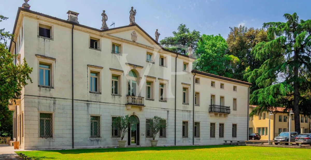 Villa aus dem 18. Jahrhundert - wird als Büro genutzt