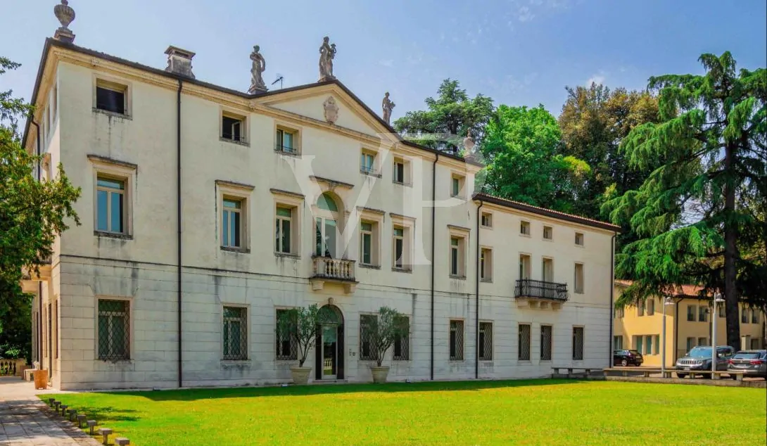 Villa aus dem 18. Jahrhundert - wird als Büro genutzt