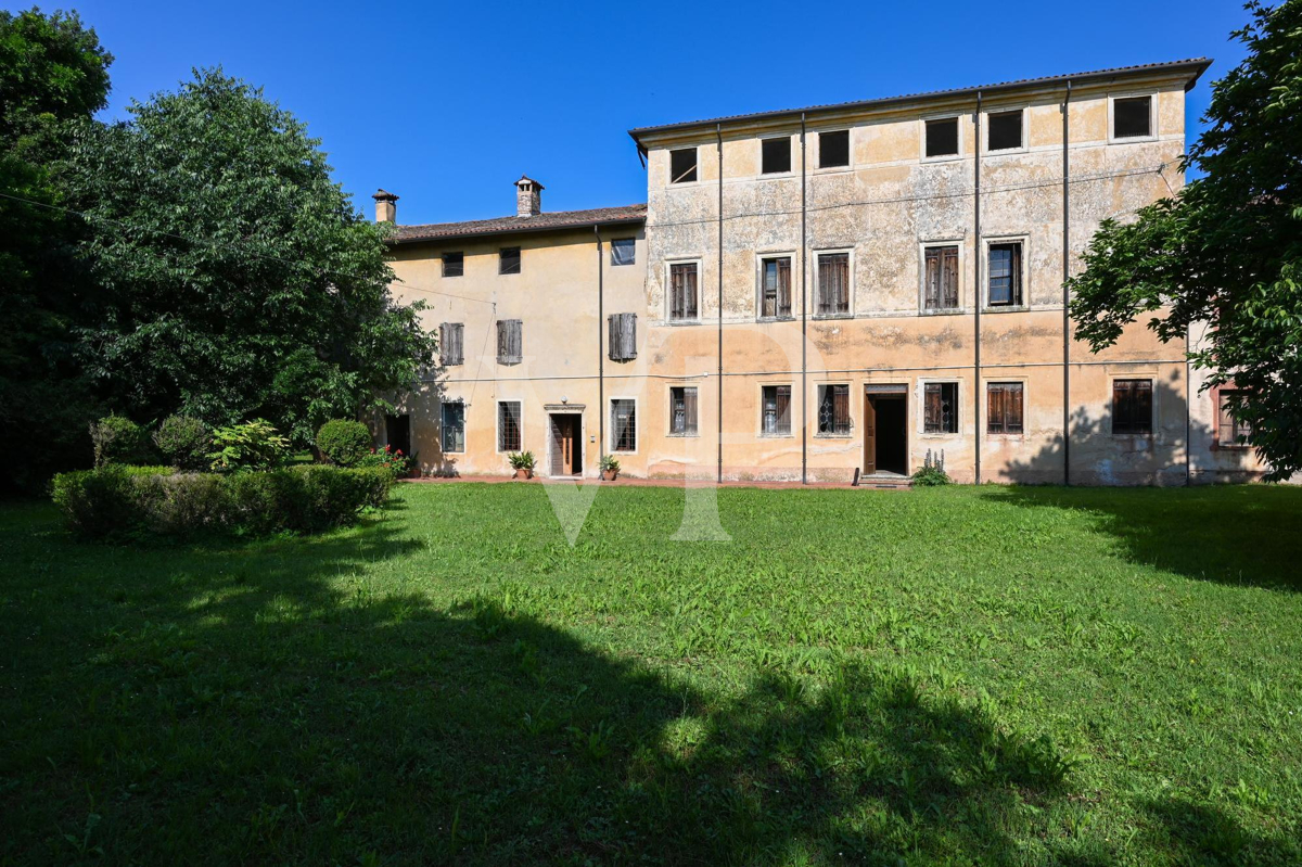 Villa de campagne historique à Montecchio Precalcino