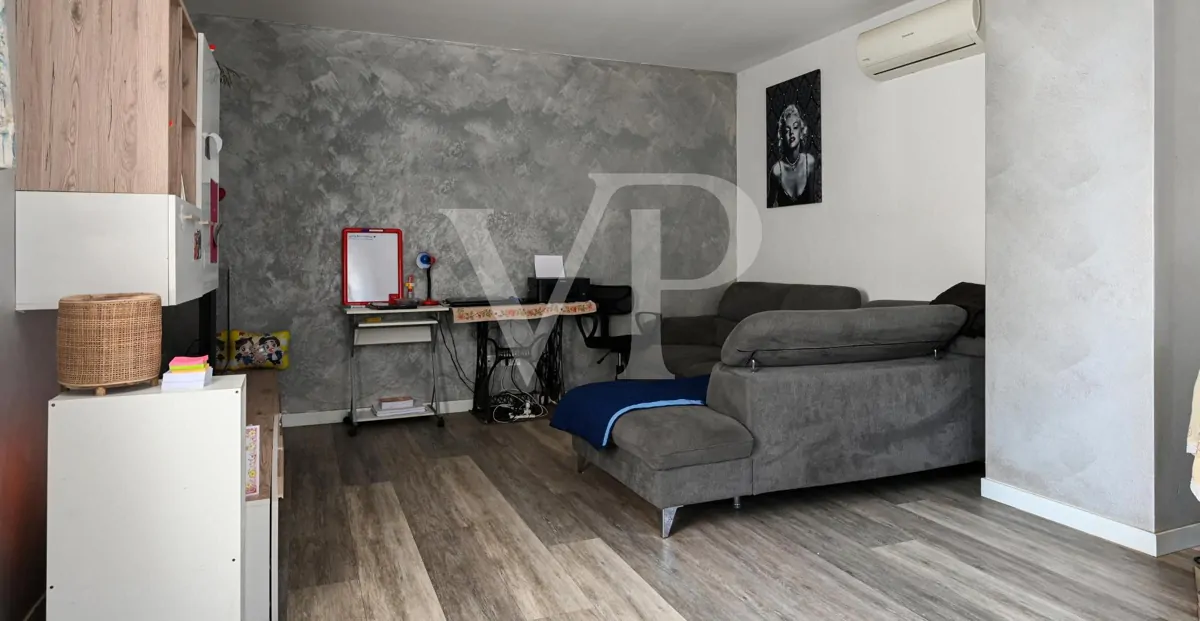 Maison individuelle avec terrasse panoramique centre du village