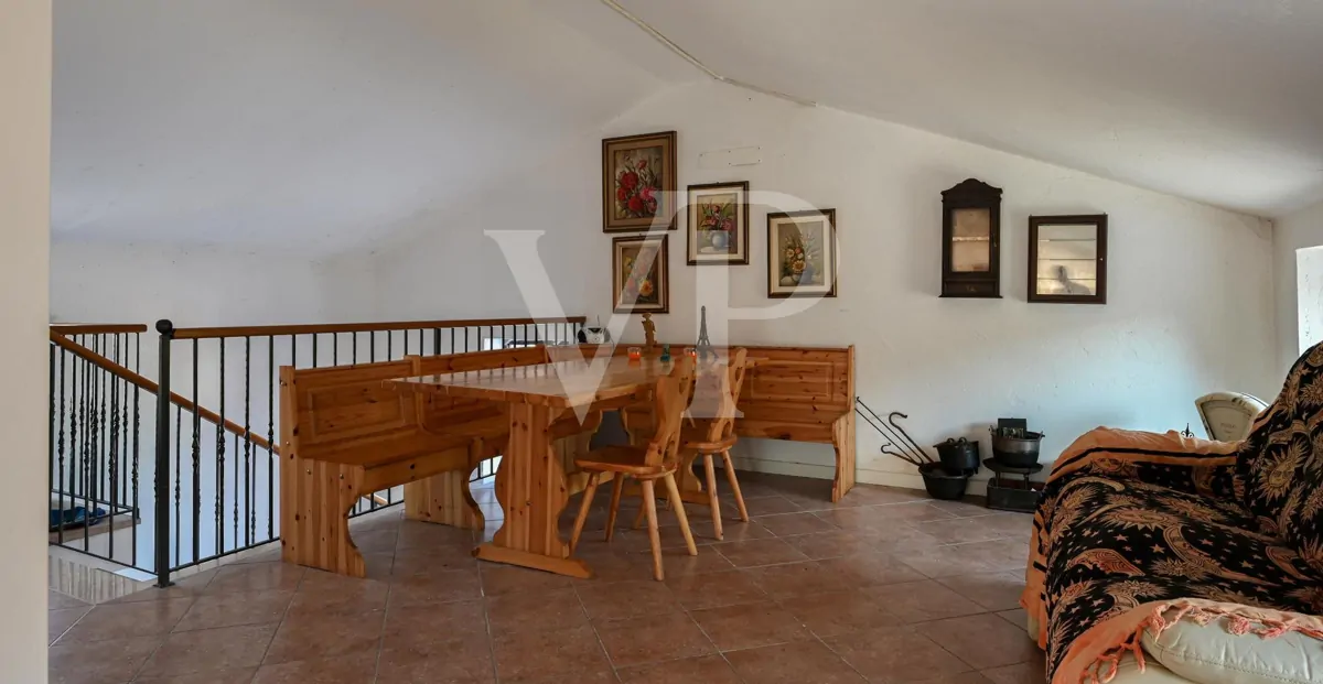 Maison individuelle avec terrasse panoramique centre du village