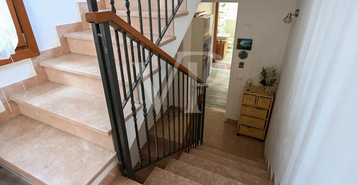 Maison individuelle avec terrasse panoramique centre du village