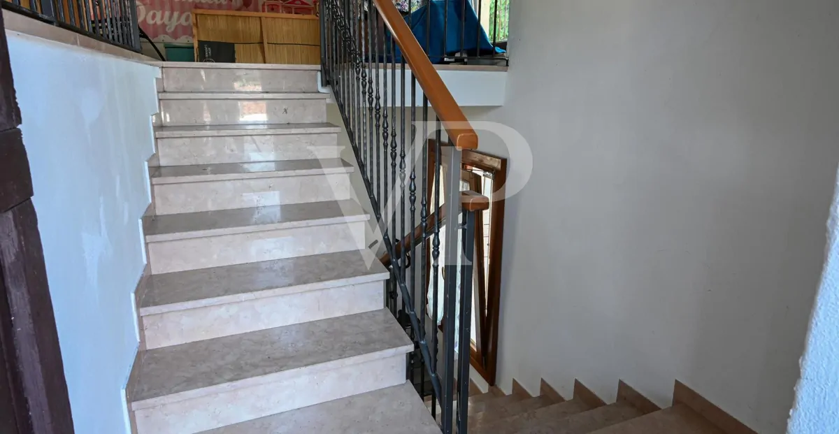 Maison individuelle avec terrasse panoramique centre du village