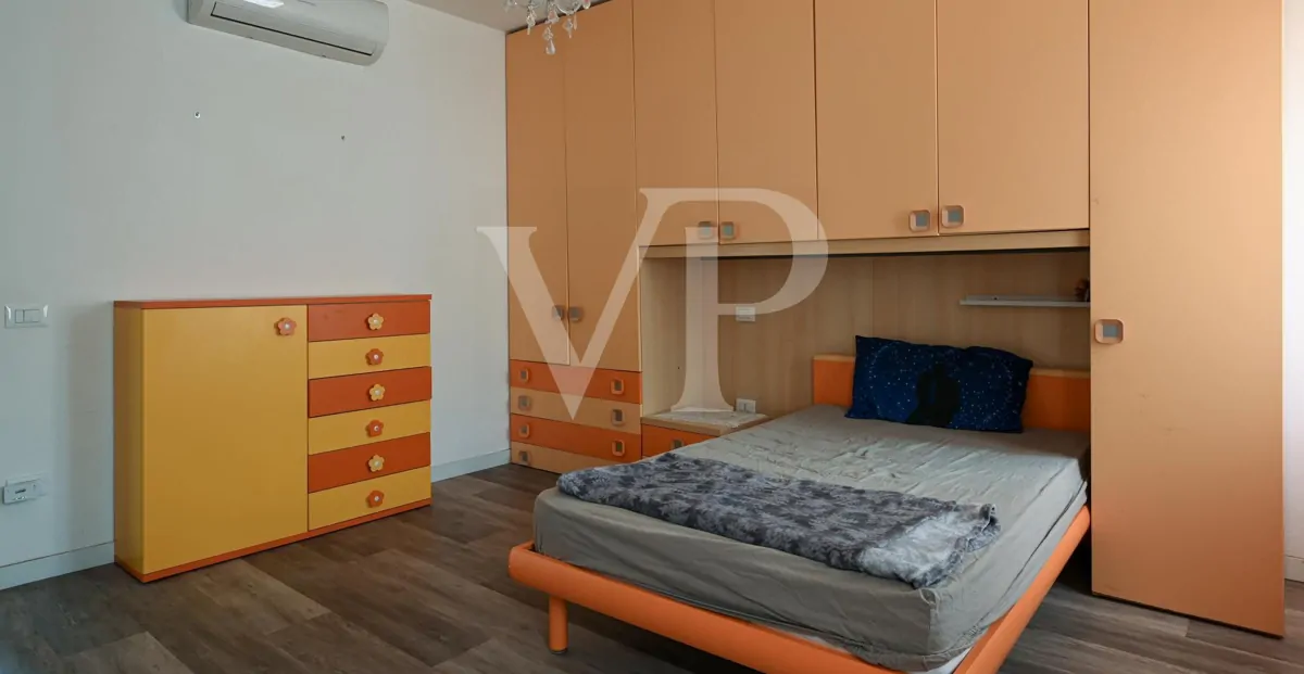 Maison individuelle avec terrasse panoramique centre du village