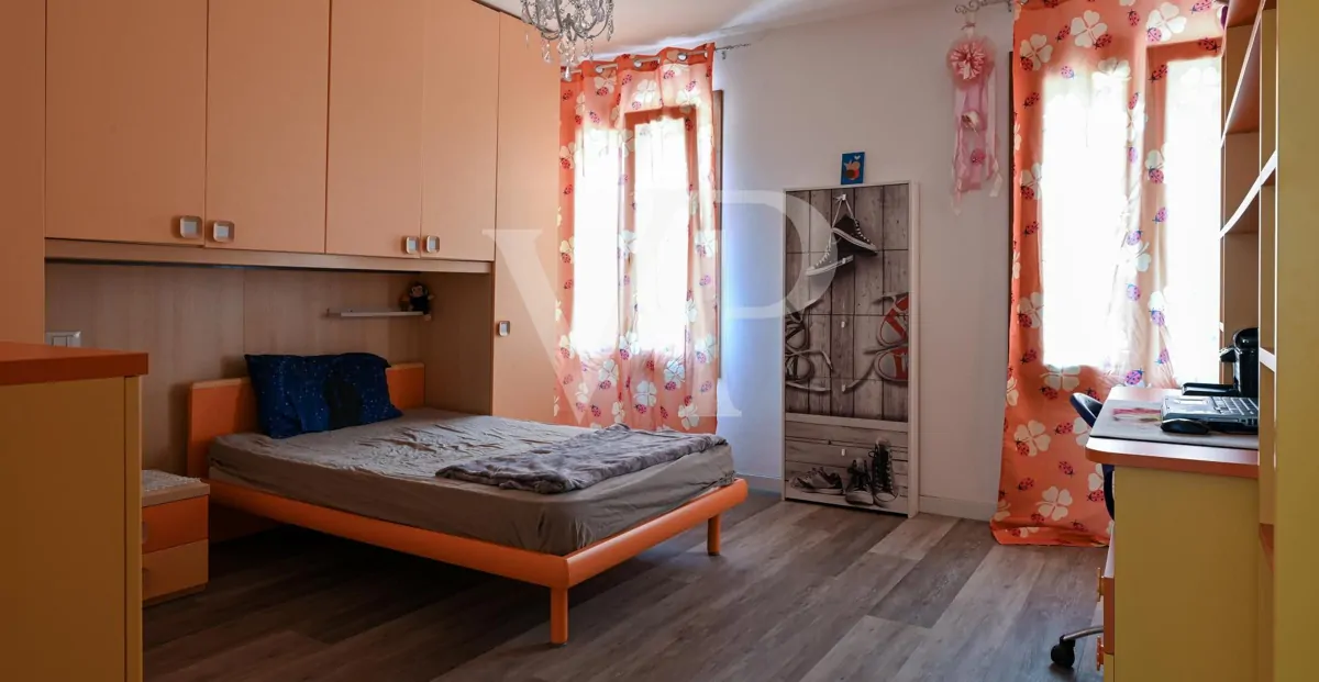 Maison individuelle avec terrasse panoramique centre du village