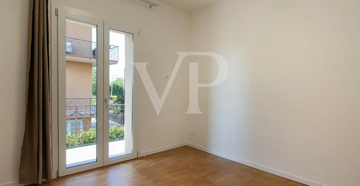 Splendida villa singola ristrutturata di recente con giardino privato