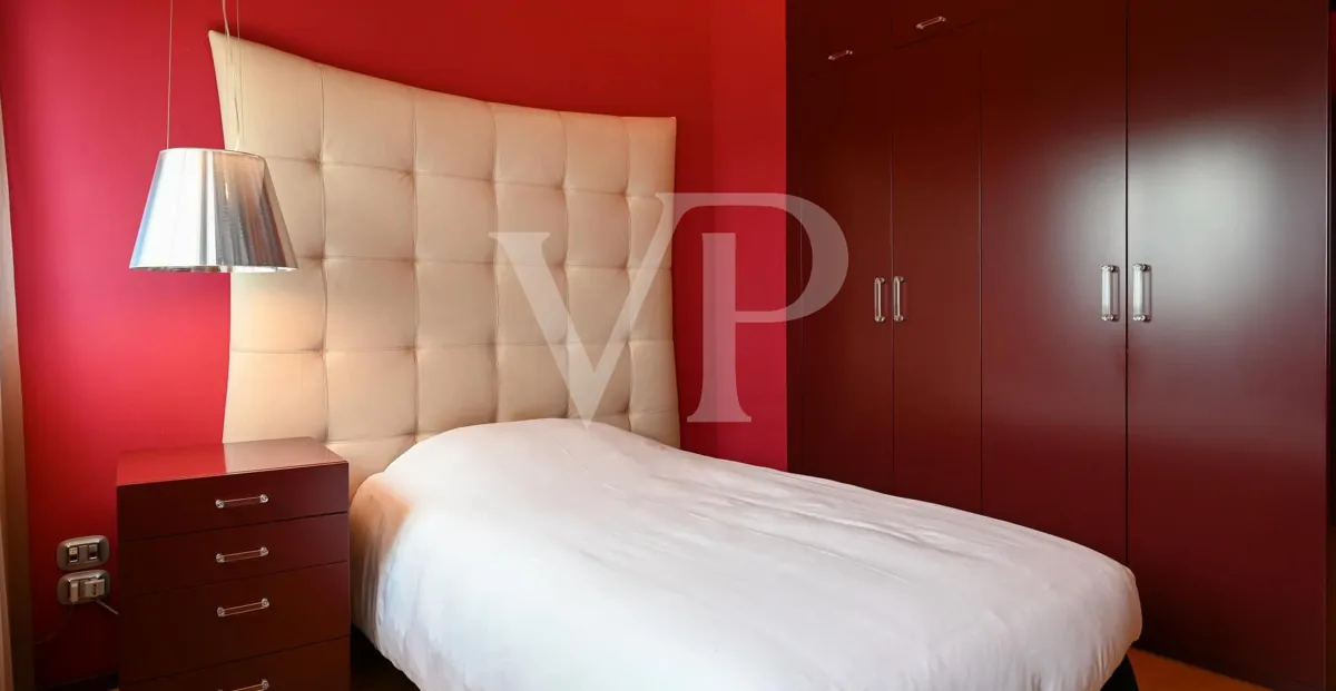 Elegante freistehende Villa: Luxus und Entspannung in den Hügeln mit privatem Pool