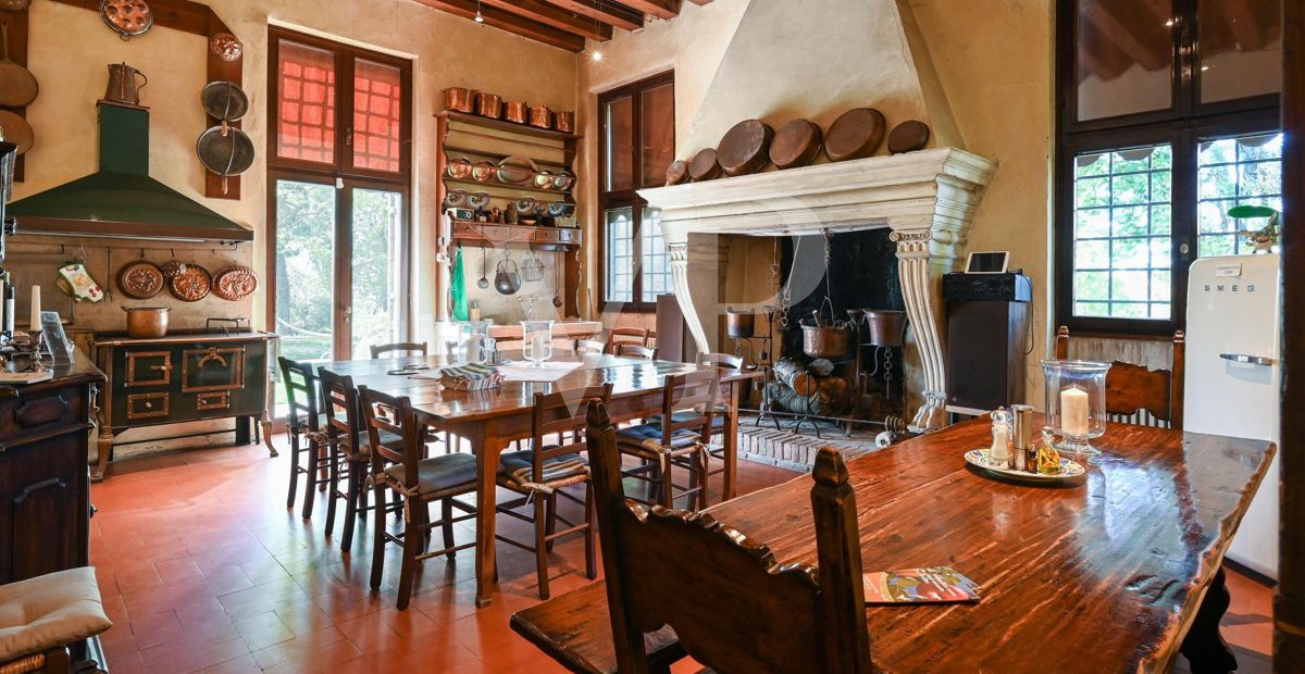 Wonderful historic farmhouse perfectly restored
