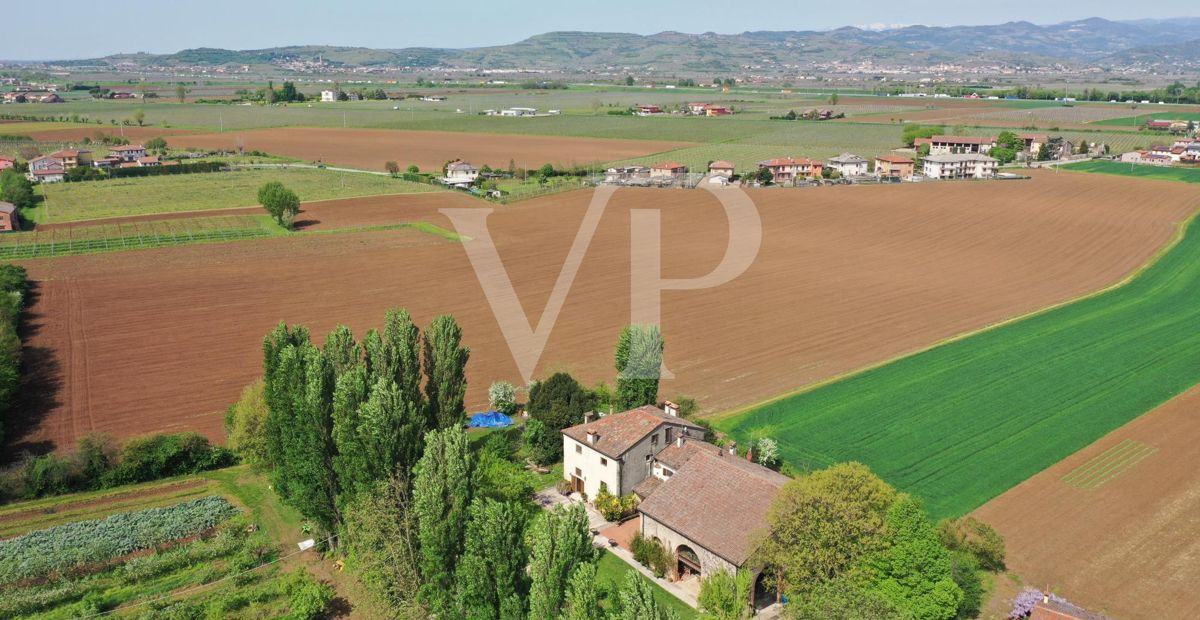 Wonderful historic farmhouse perfectly restored
