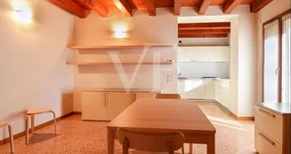 von_poll_real_estate_property_IT233551255_image_0